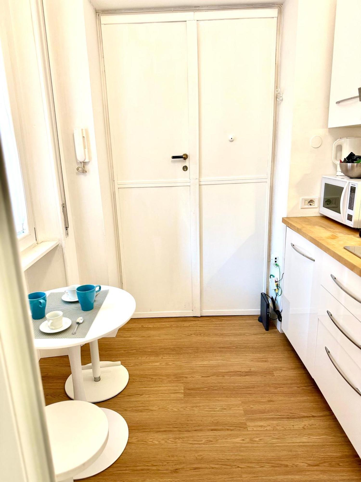 Angelico 90 Apartment Rome Bagian luar foto